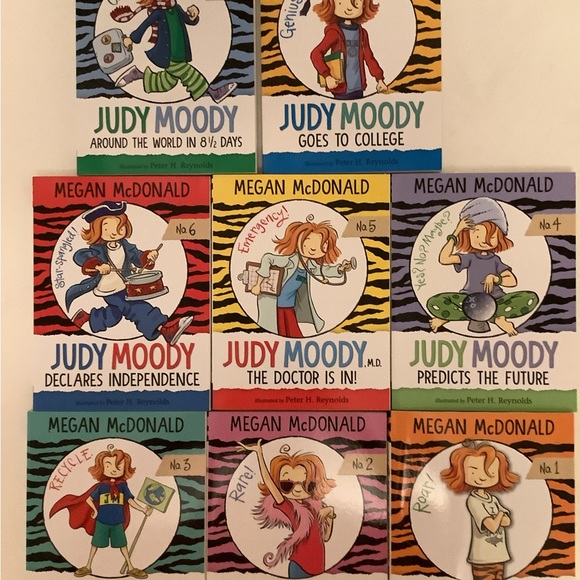 Books - Picture 3 of 5